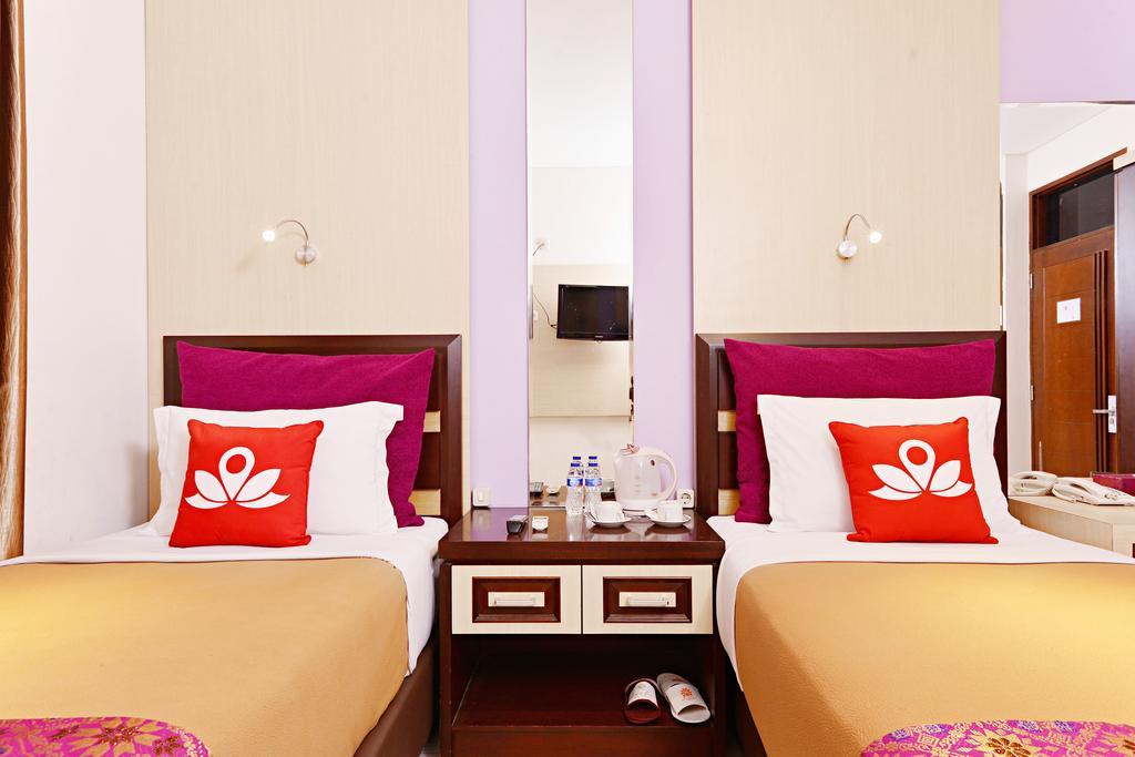 Zen Rooms Riau Natuna Bandung Exterior photo