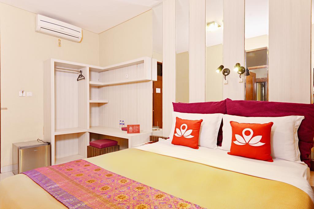 Zen Rooms Riau Natuna Bandung Exterior photo