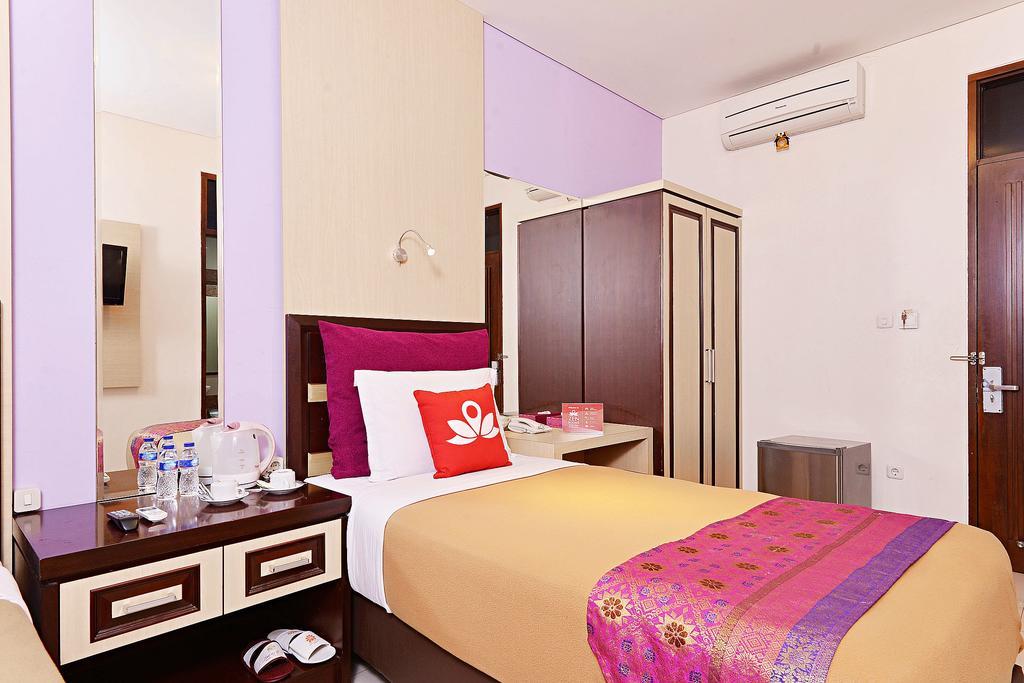 Zen Rooms Riau Natuna Bandung Exterior photo