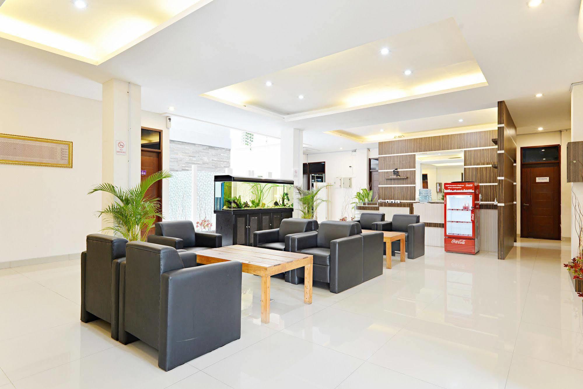 Zen Rooms Riau Natuna Bandung Exterior photo